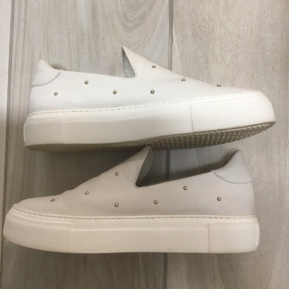 Attilio Giusti Leombruni AGL White Studded sneaker Loafer